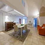 Casa L'alloro 2 Holiday home