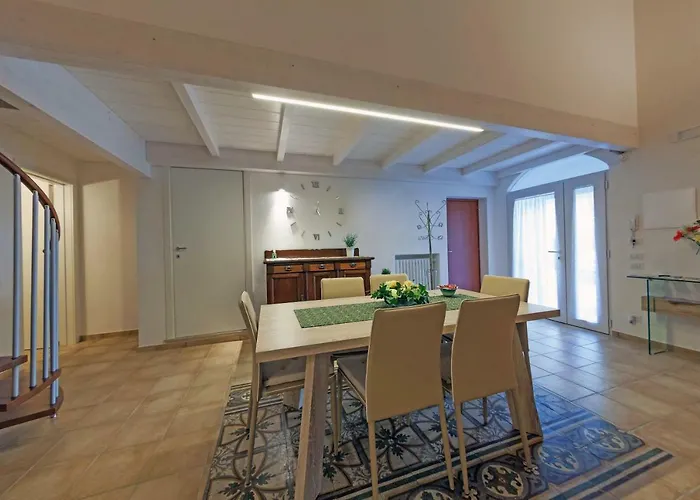 Casa L'alloro 2 Holiday home *